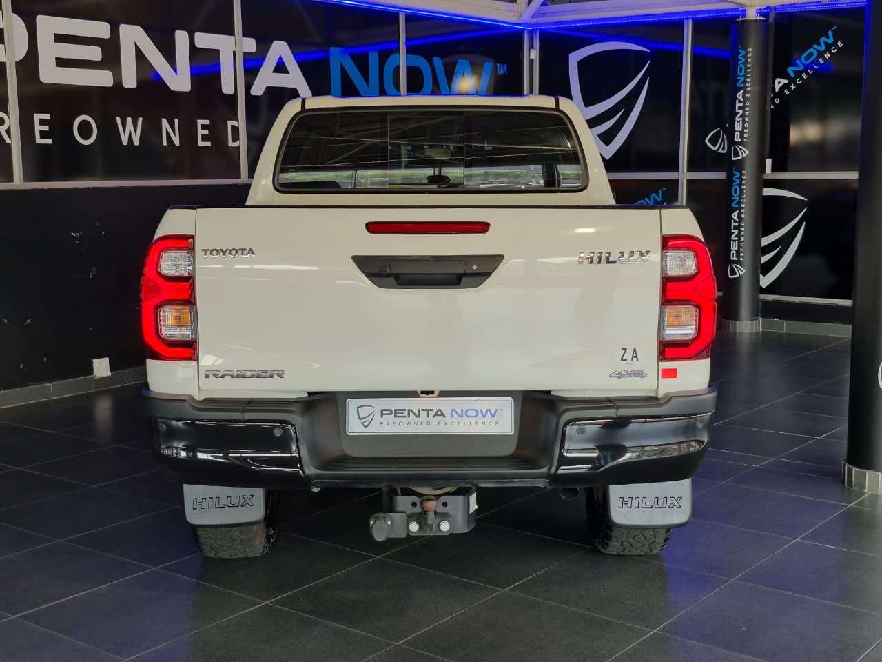 2025 Toyota Hilux, image 5 of 16