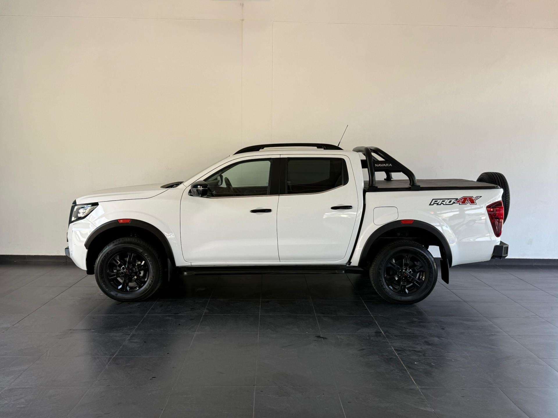 2023 Nissan Navara, image 5 of 16