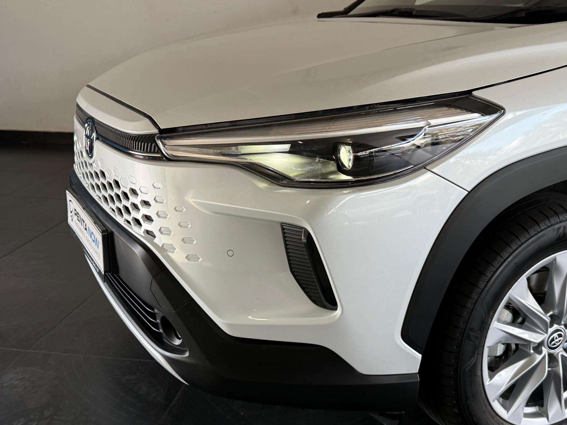 2025 Toyota Corolla Cross, image 10 of 16