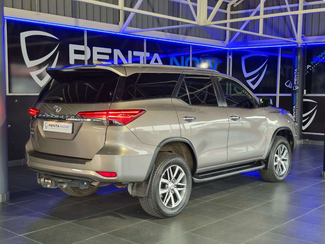 2020 Toyota Fortuner, image 6 of 16