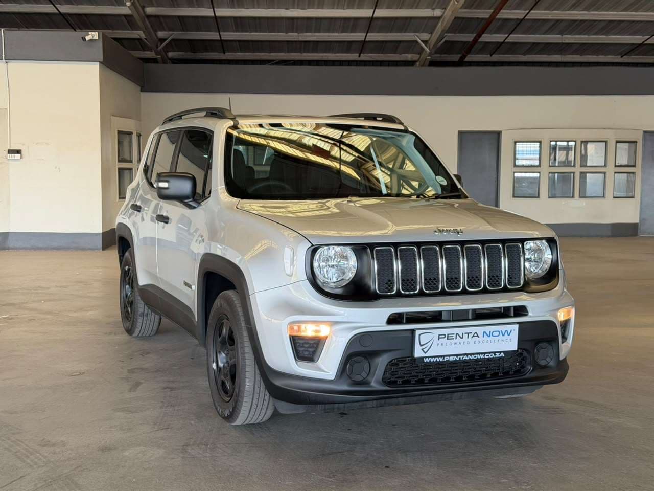 2020 Jeep Renegade, image 7 of 16