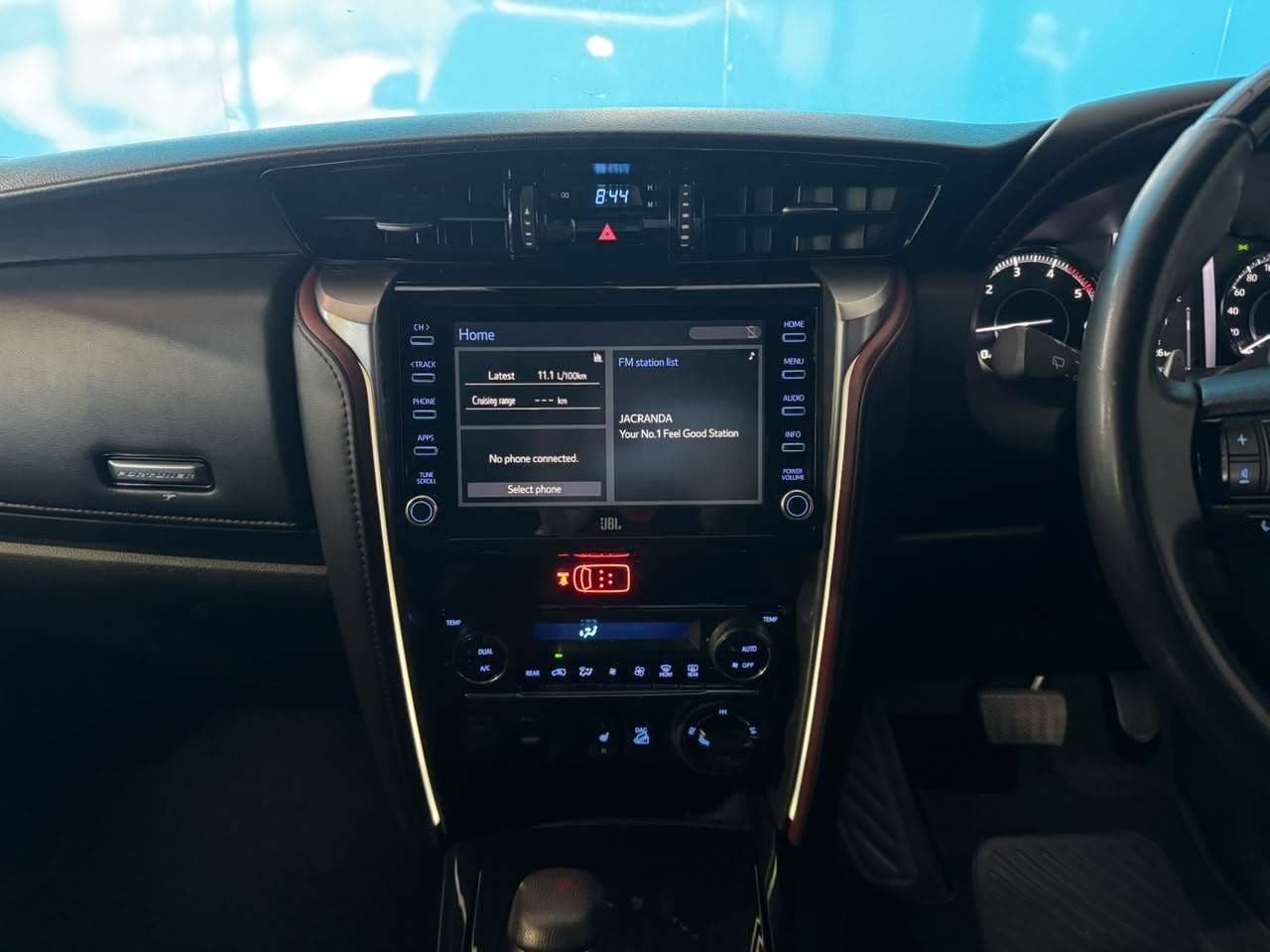 2023 Toyota Fortuner, image 9 of 16