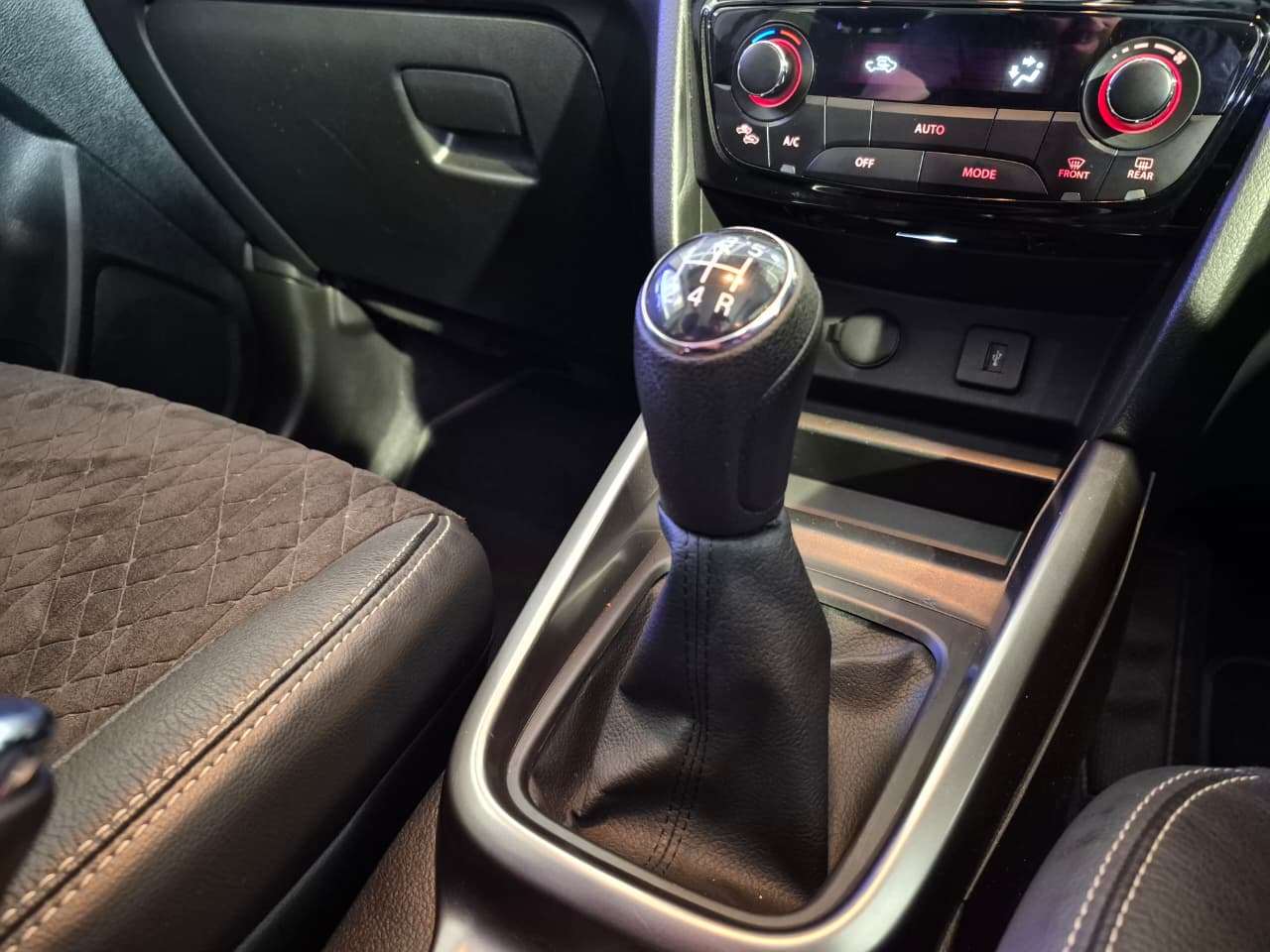 2024 Suzuki Vitara, image 9 of 16