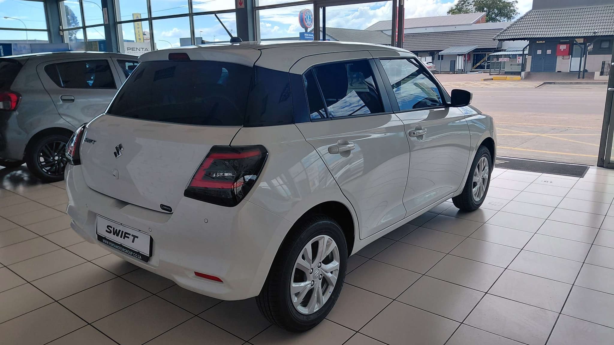 2026 Suzuki Swift, image 3 of 8