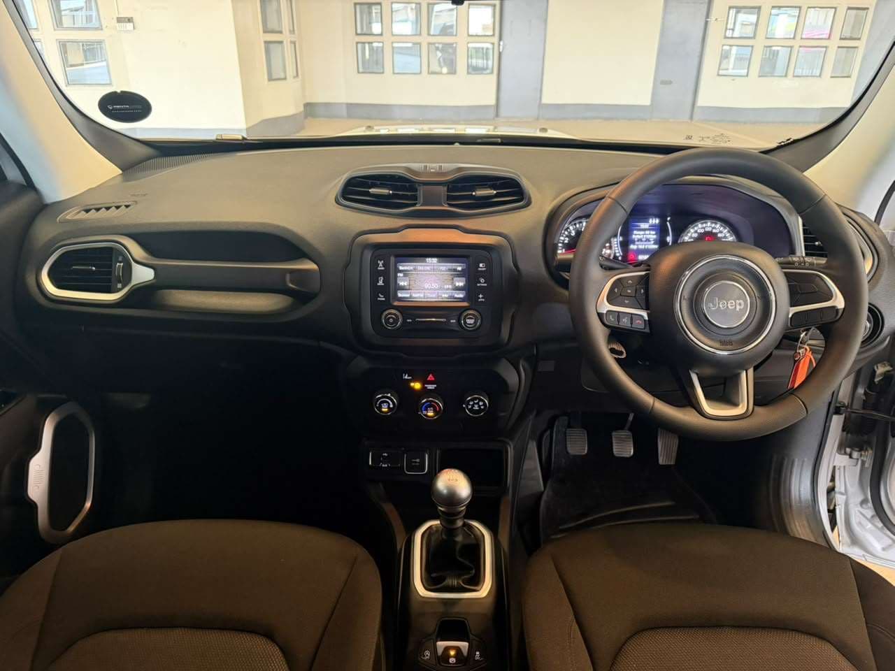 2020 Jeep Renegade, image 14 of 16