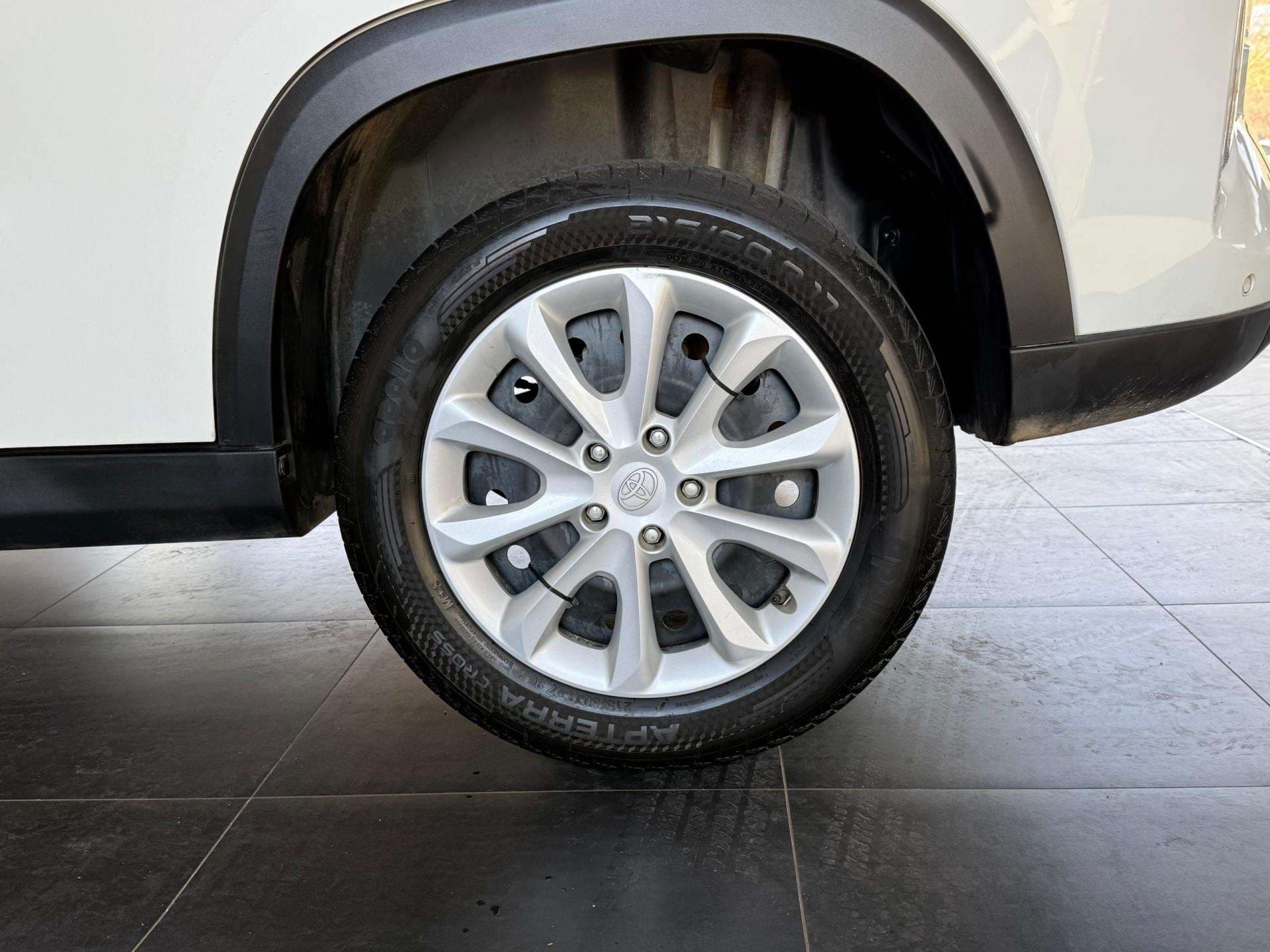 2025 Toyota Urban Cruiser, image 9 of 16