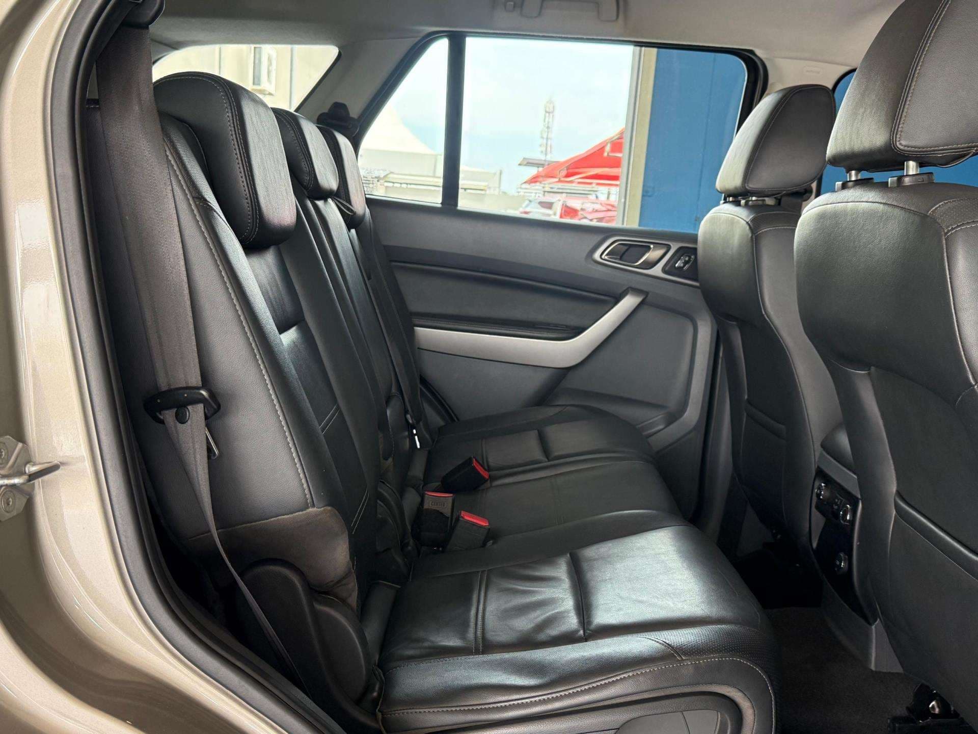 2018 Ford Everest, image 14 of 16