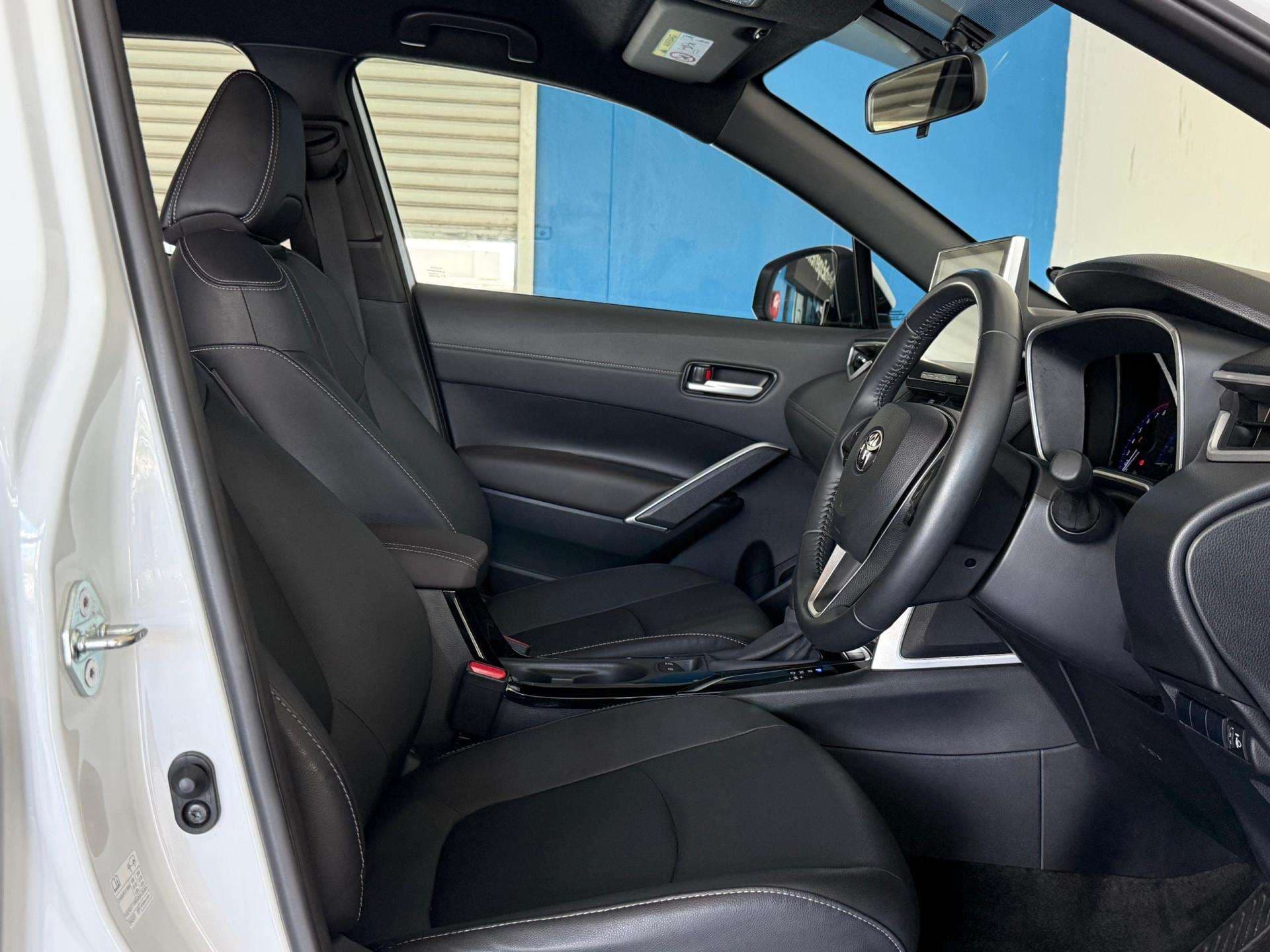 2025 Toyota Corolla Cross, image 13 of 16