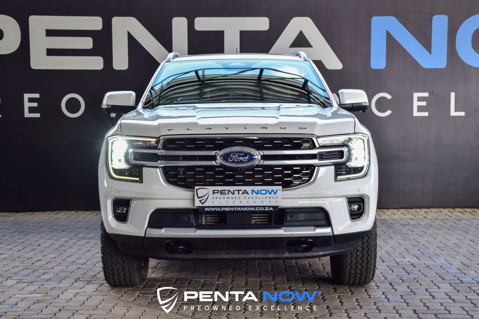 2024 Ford Everest, image 2 of 16