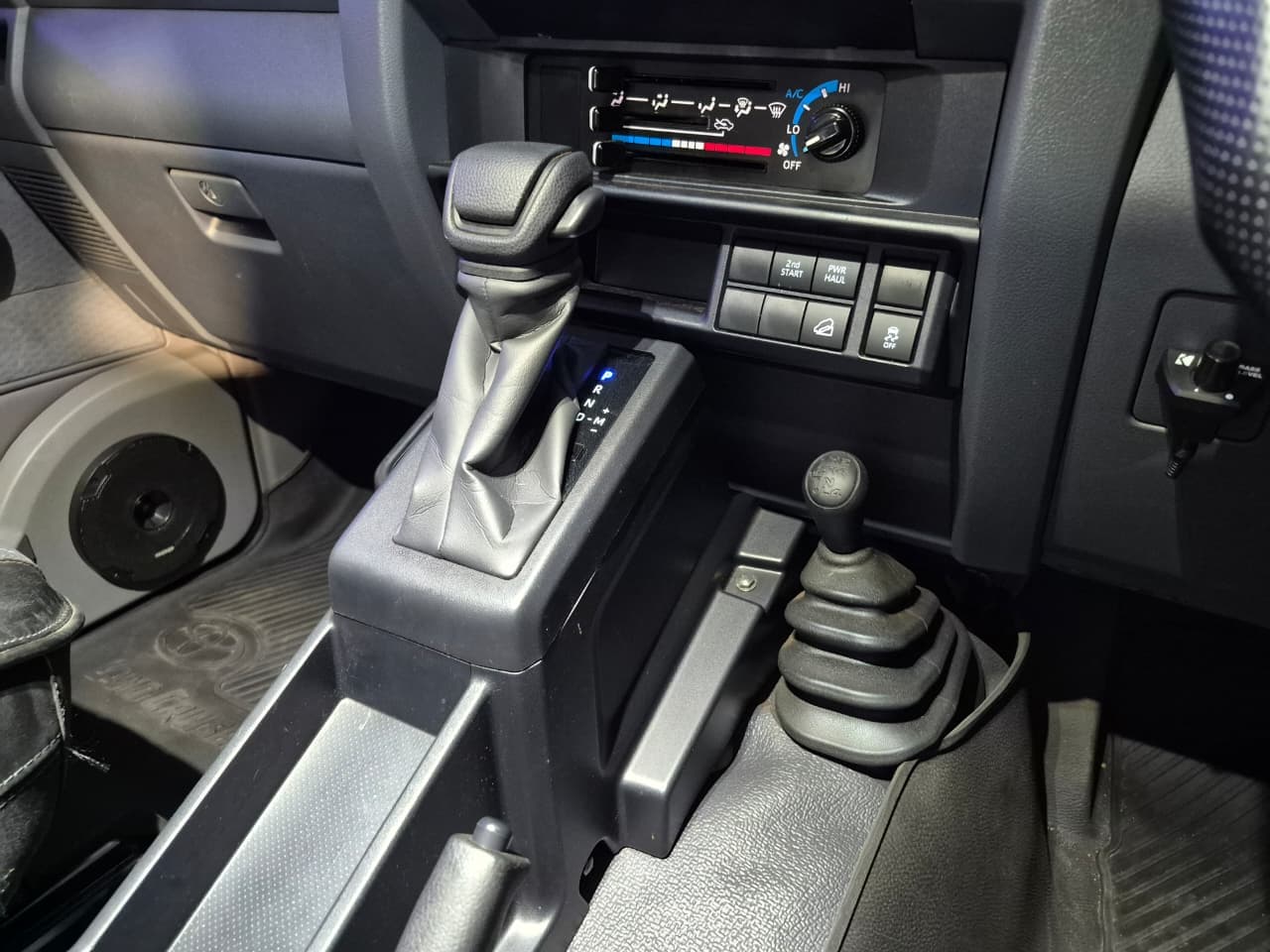 2025 Toyota Land Cruiser, image 9 of 16
