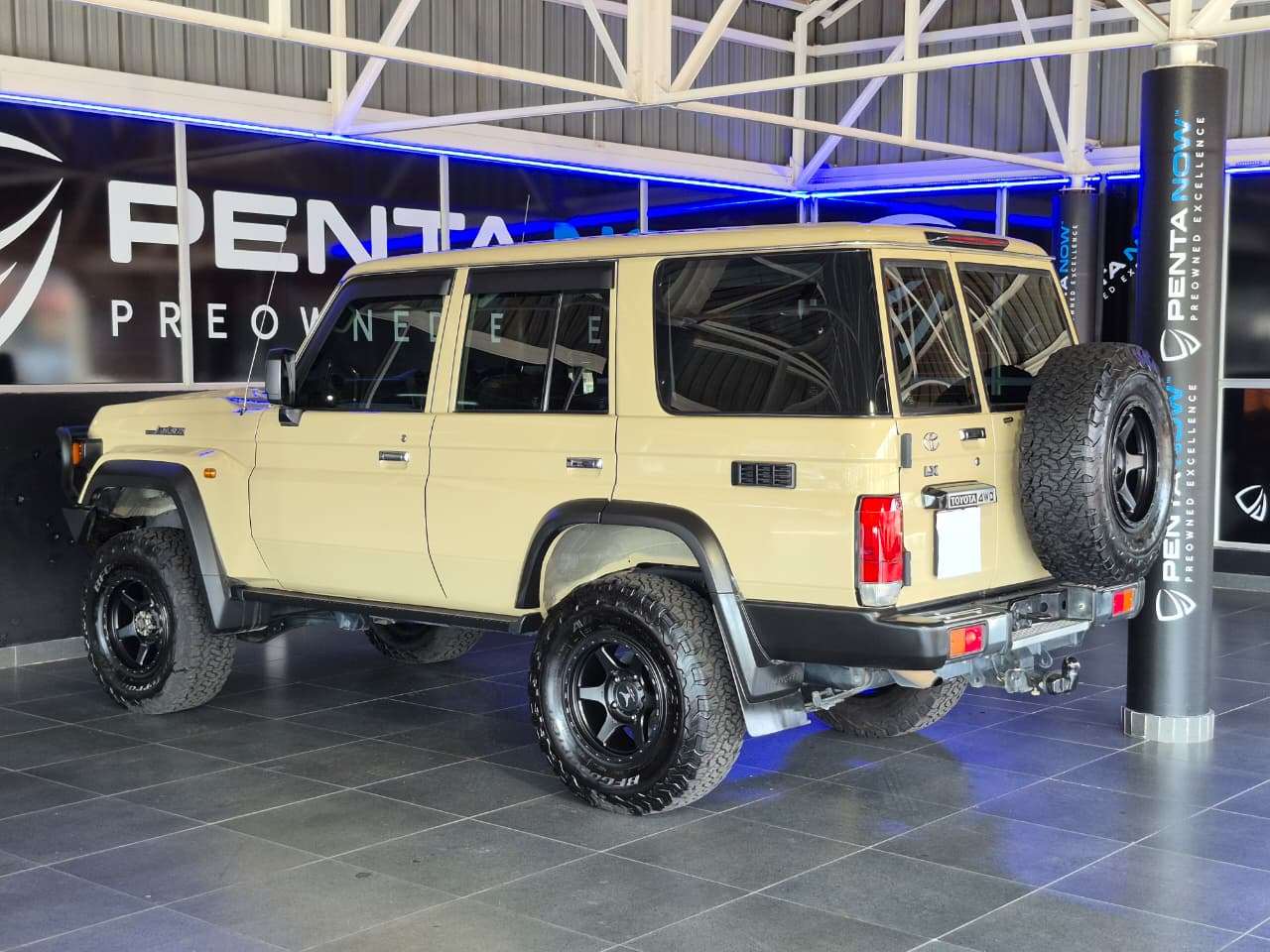 2025 Toyota Landcruiser, image 4 of 16