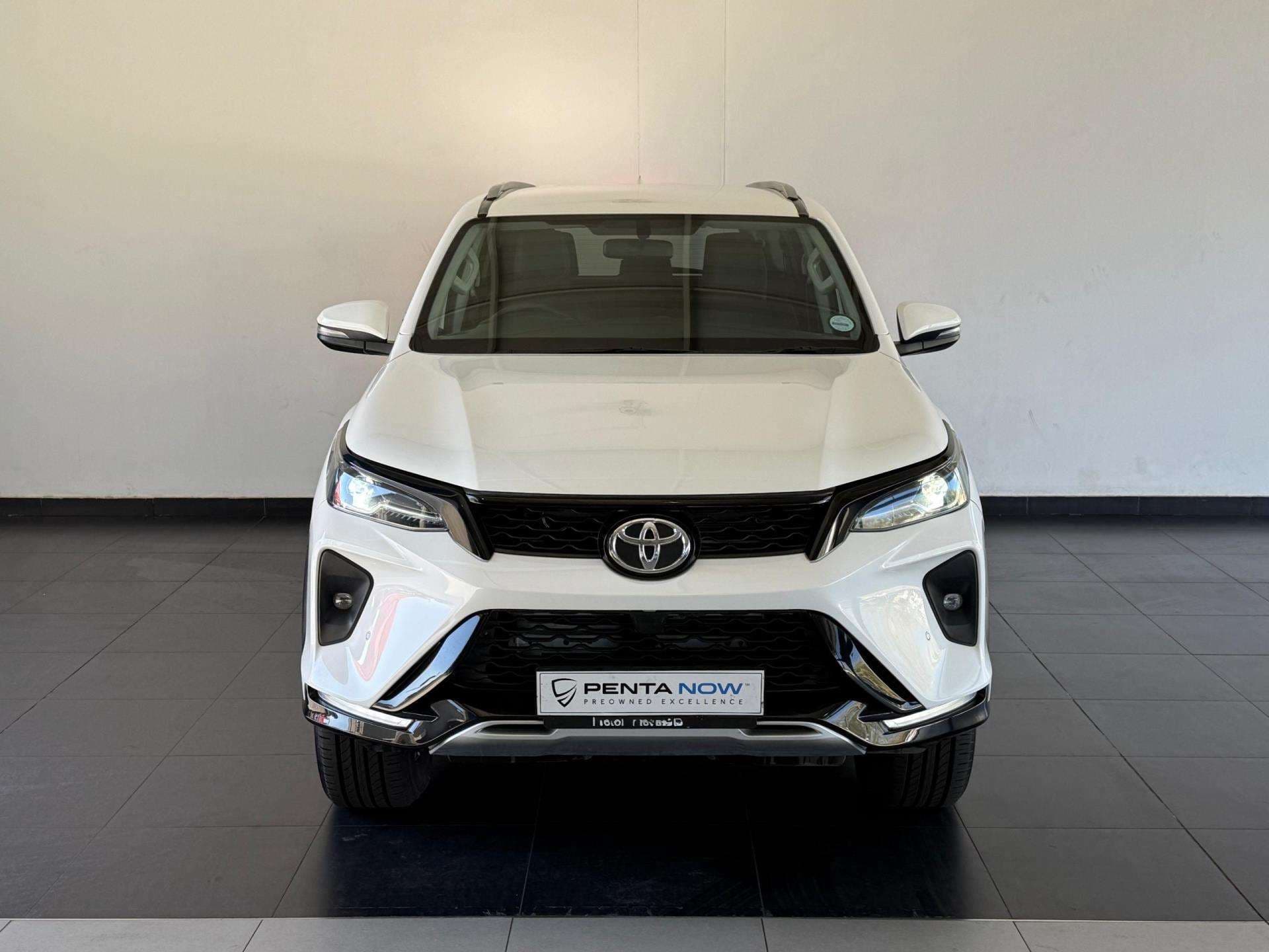 2023 Toyota Fortuner, image 2 of 16