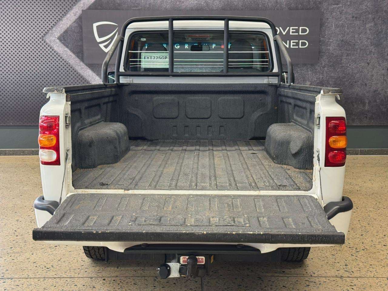 2023 Mahindra Pik Up, image 8 of 16