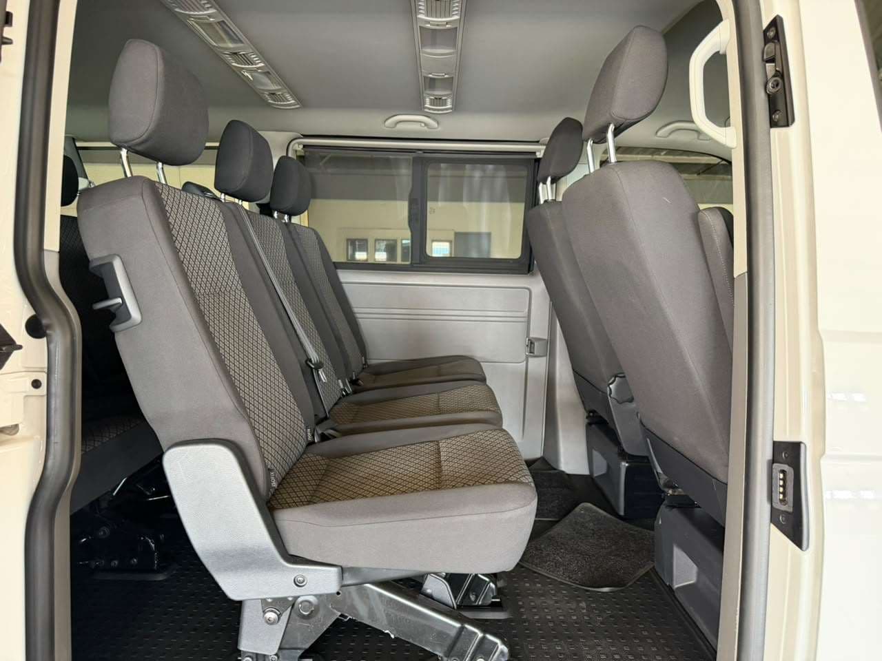 2022 Volkswagen T6.1 Kombi, image 10 of 16