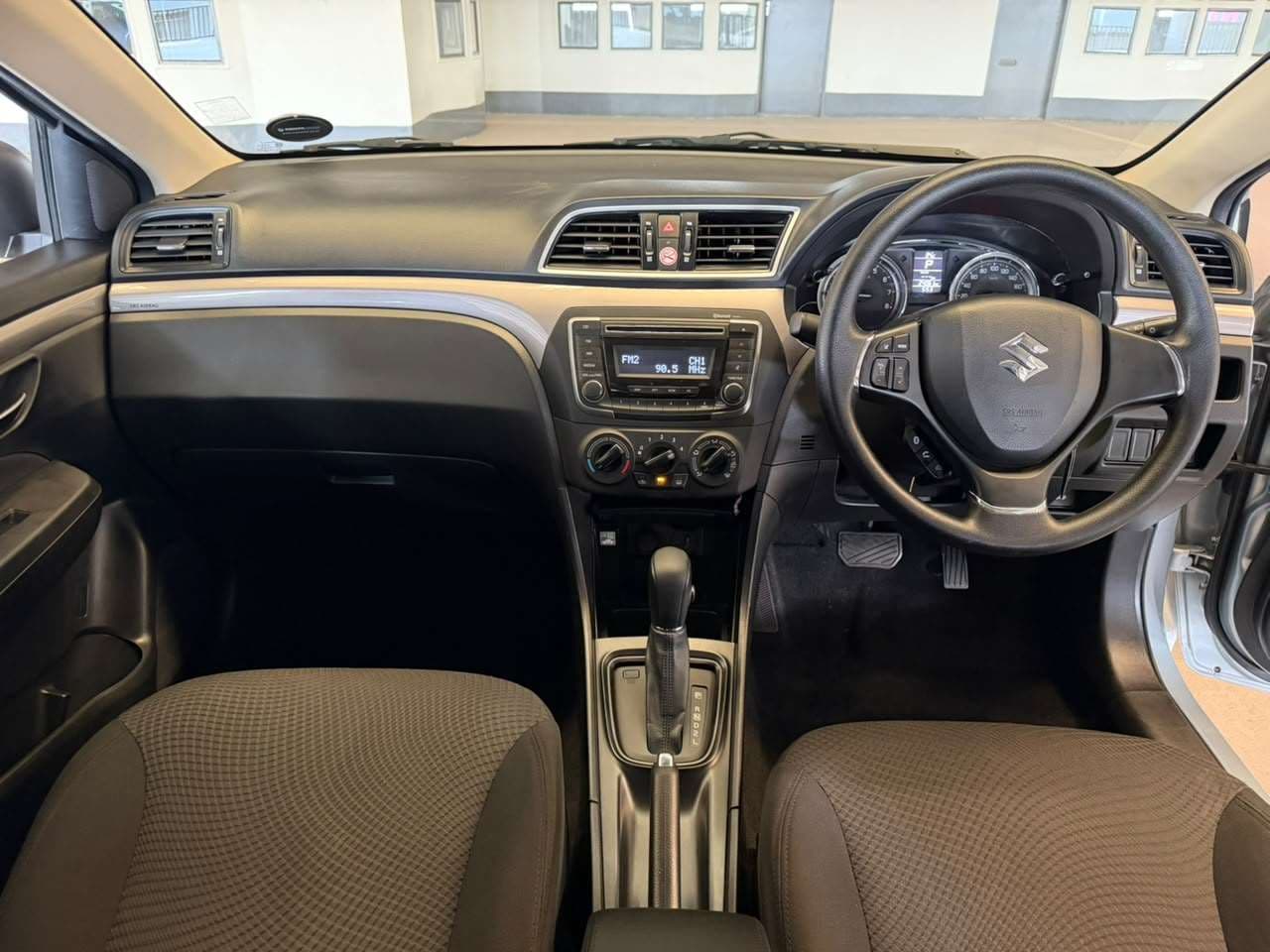 2025 Suzuki Ciaz, image 14 of 16