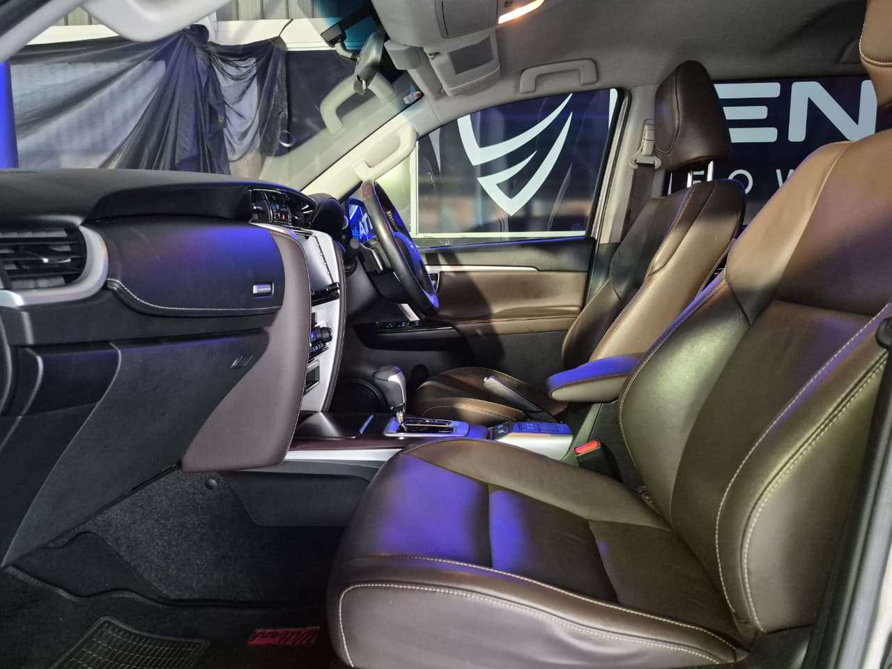 2020 Toyota Fortuner, image 12 of 16