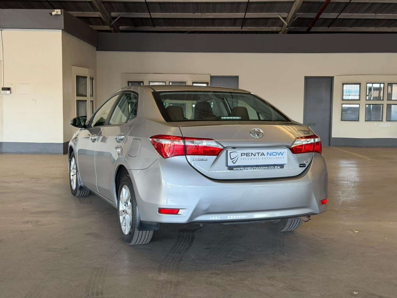 2020 Toyota Corolla Quest, image 3 of 16