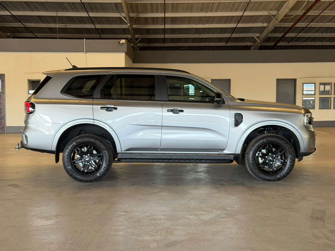 2026 Ford Everest, image 6 of 16
