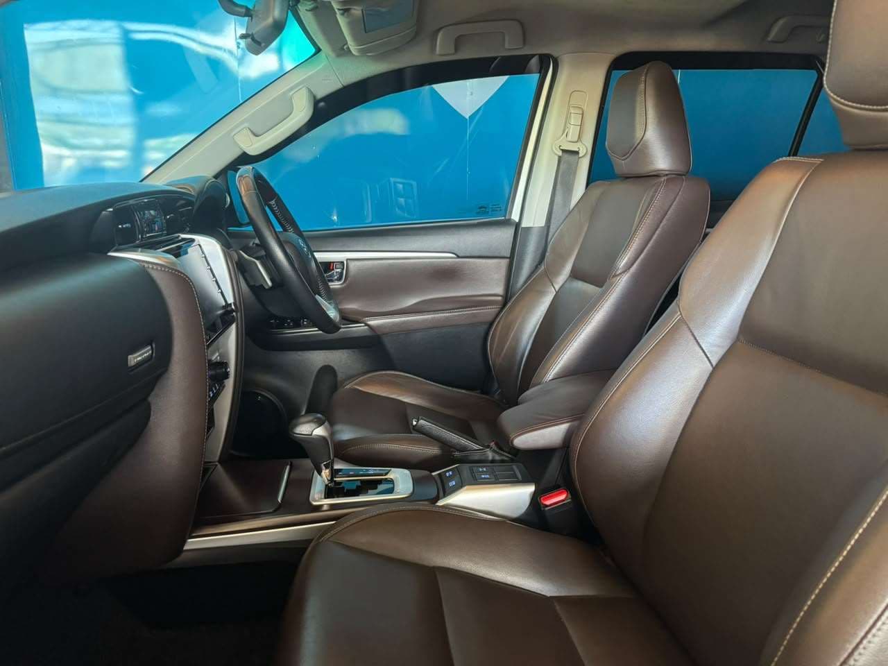 2020 Toyota Fortuner, image 11 of 16