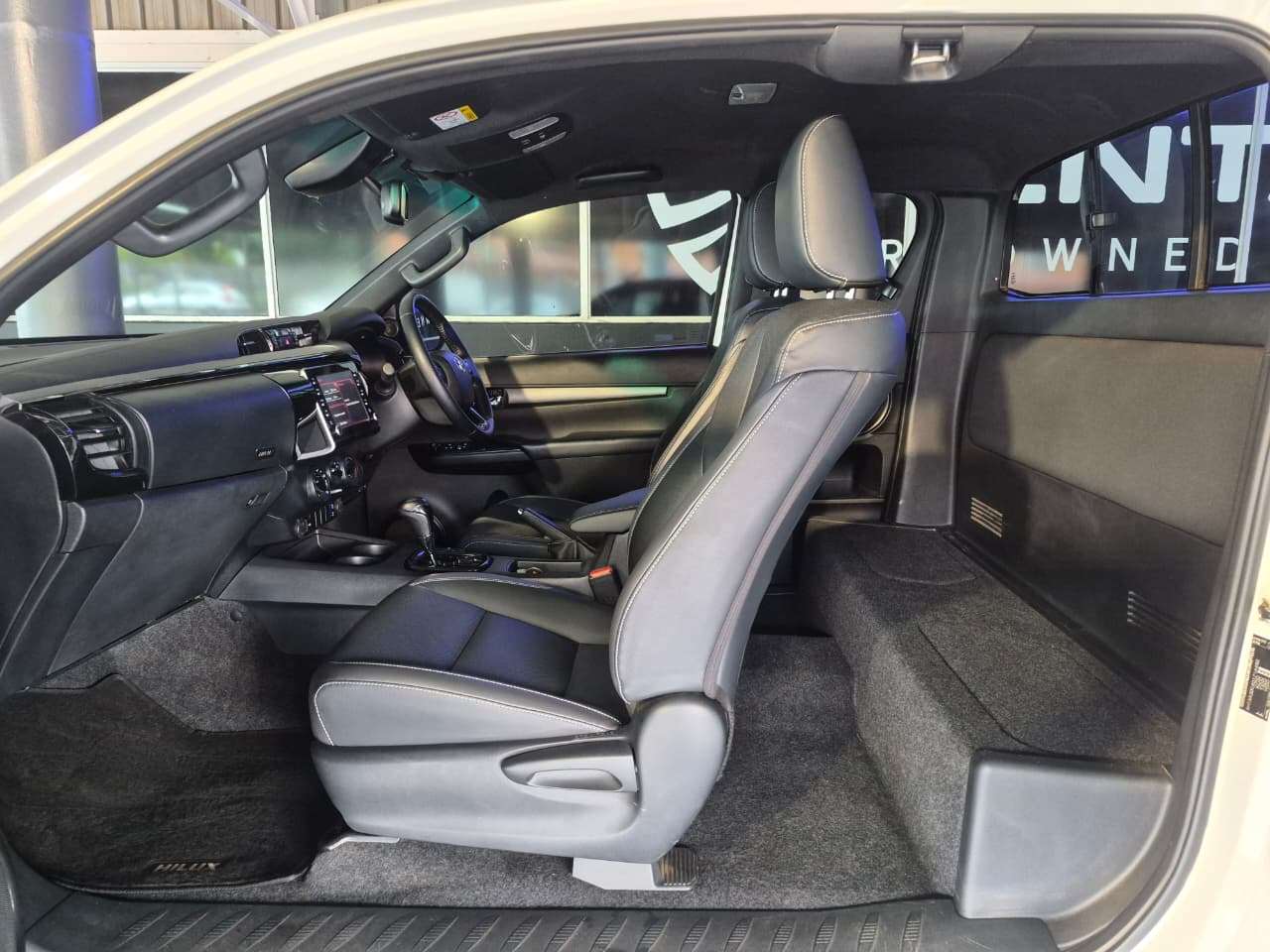2025 Toyota Hilux, image 12 of 16