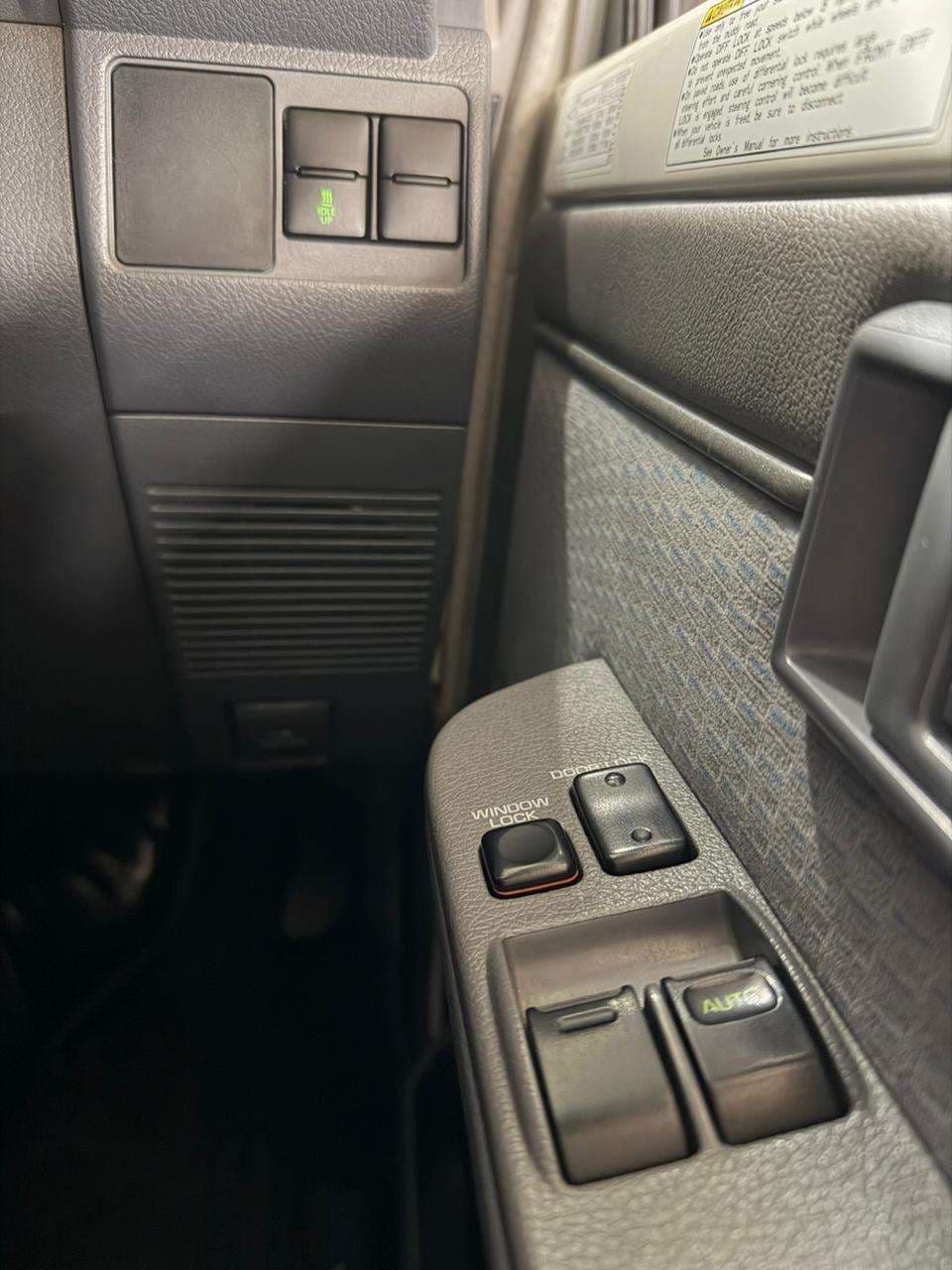 2023 Toyota Land Cruiser, image 5 of 16