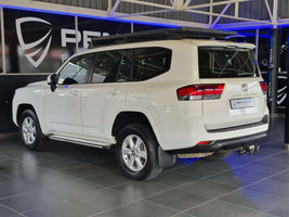 2022 - TOYOTA - Land Cruiser 300
