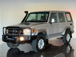 2018 - TOYOTA - Land Cruiser 76
