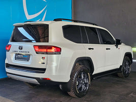 2024 - TOYOTA - LAND CRUISER