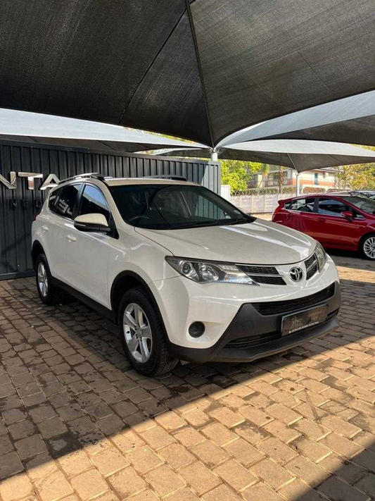 2013 - TOYOTA - RAV 4