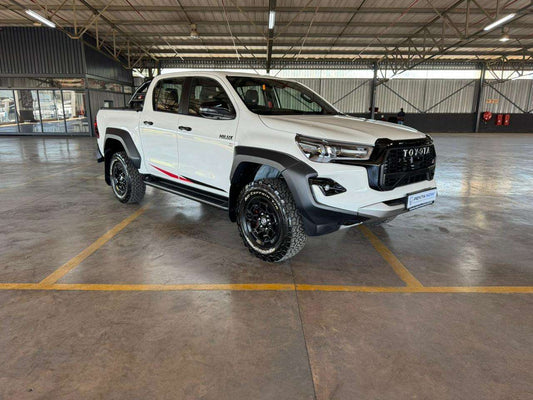 2025 - TOYOTA - Hilux