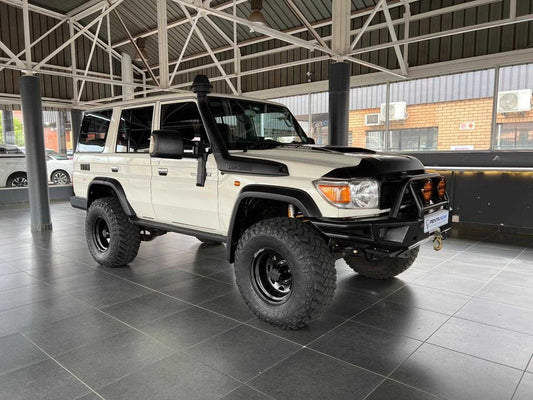 2023 - TOYOTA - Land Cruiser 76