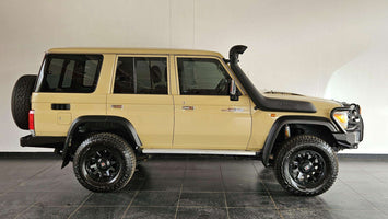 2023 - TOYOTA - Land Cruiser 76