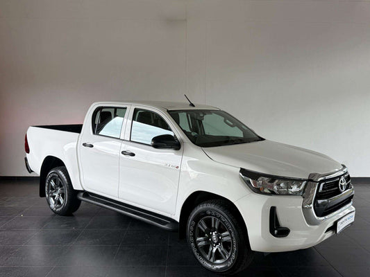 2023 - TOYOTA - Hilux