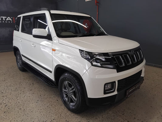 2020 - MAHINDRA - Tuv 300