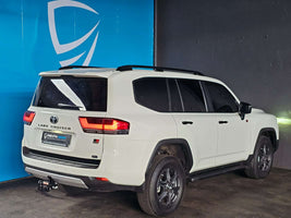 2022 - TOYOTA - Land Cruiser