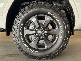 2022 - TOYOTA - Land Cruiser 300