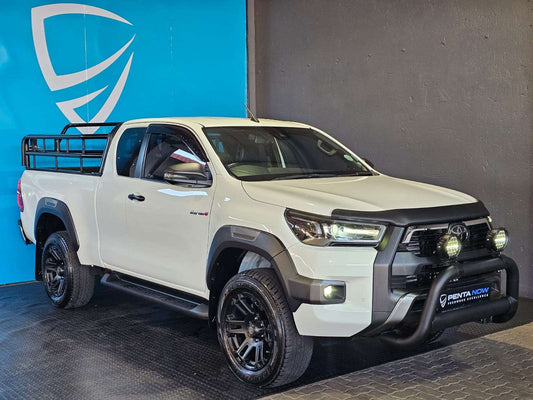 2023 - TOYOTA - Hilux