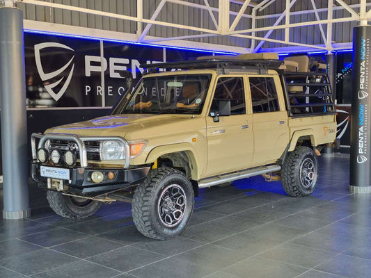 2013 - TOYOTA - LAND CRUISER