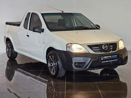 2022 - NISSAN - NP200