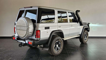 2024 - TOYOTA - Land Cruiser 70